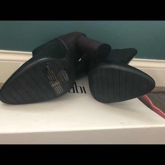 Stunning Fall Booties! - Picture 3 of 4